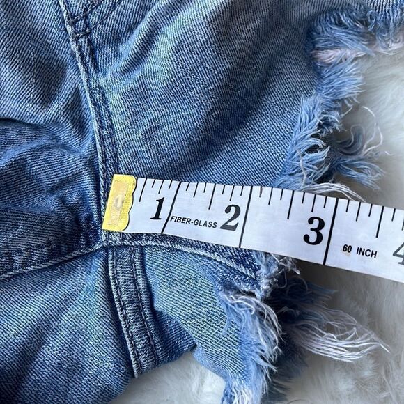 EXPRESS FRAYED RAW HEM CUT OFF DISTRESSED DENIM JEAN SHORTS SIZE 6 - Picture 7 of 8